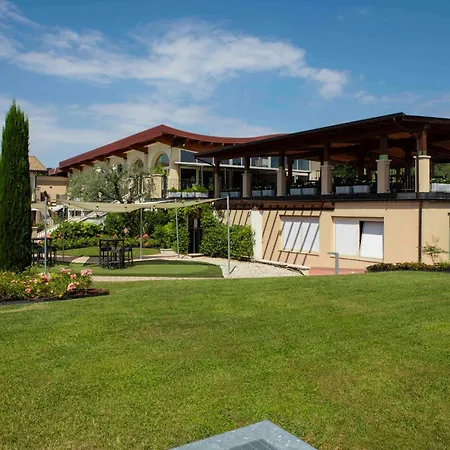 Garda Aparthotel 4*